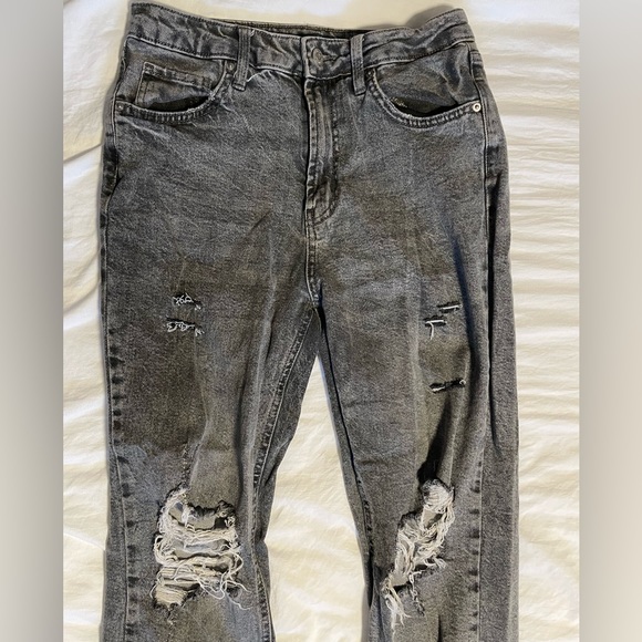 Ripped Mom Jeans - Picture 8 of 8